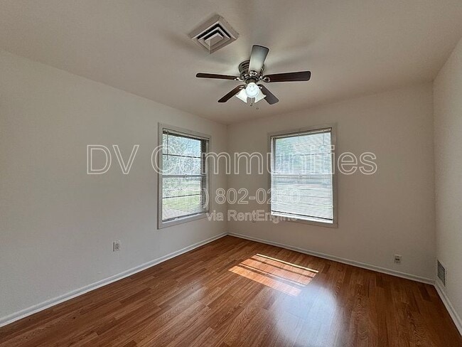 Building Photo - 817 Westmont Dr