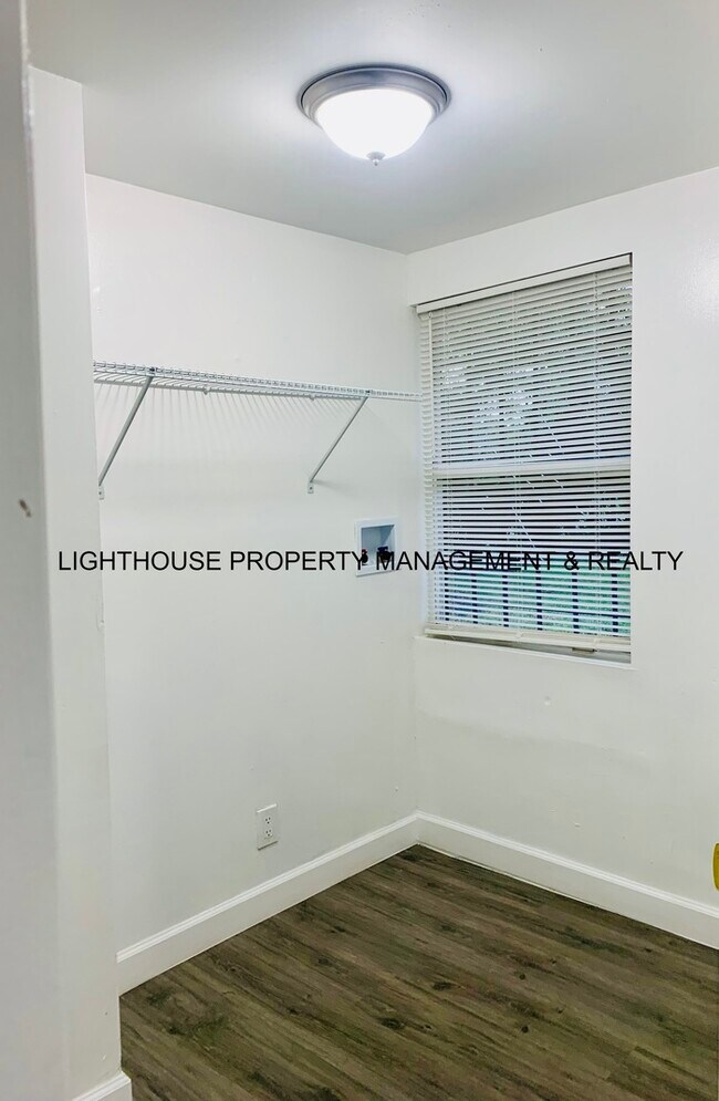 Building Photo - Beautiful Allendale Home With Large Fenced Yard