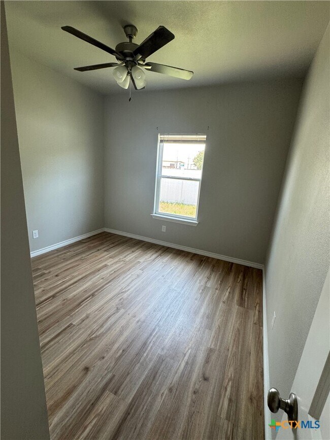 Building Photo - 1180 FM 2623