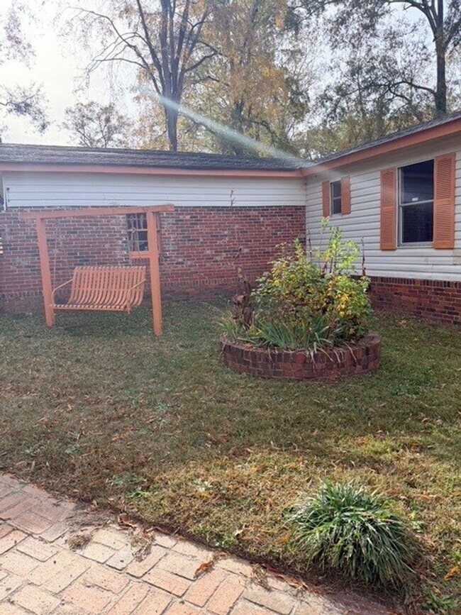 Building Photo - 113 Bream Ave