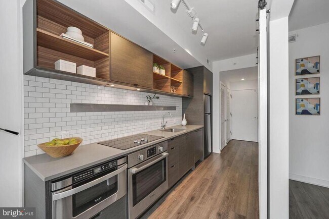 Building Photo - 2030 8th St NW