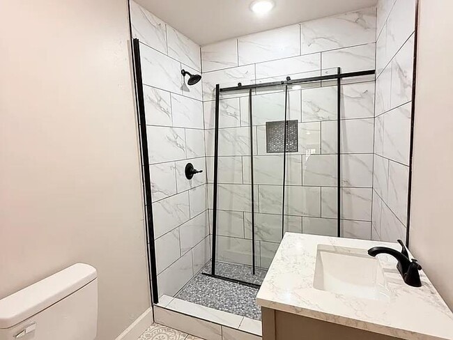 Building Photo - 5909 NW 40th St