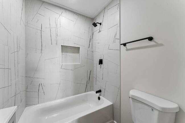 Building Photo - Charming 2-Bedroom Haven in Kansas City Northland!