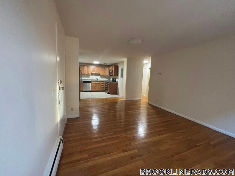 Building Photo - 110 Babcock St