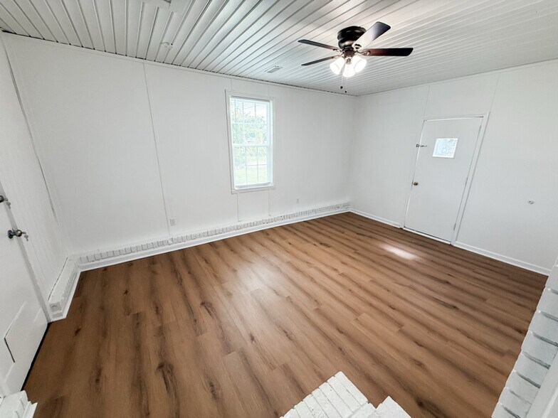 Building Photo - 1006 Taylors Mill Rd