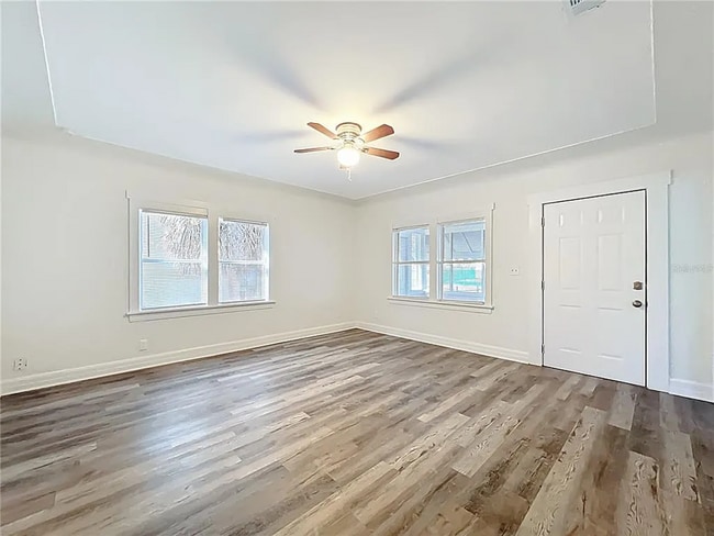 Building Photo - 944 18th Ave S