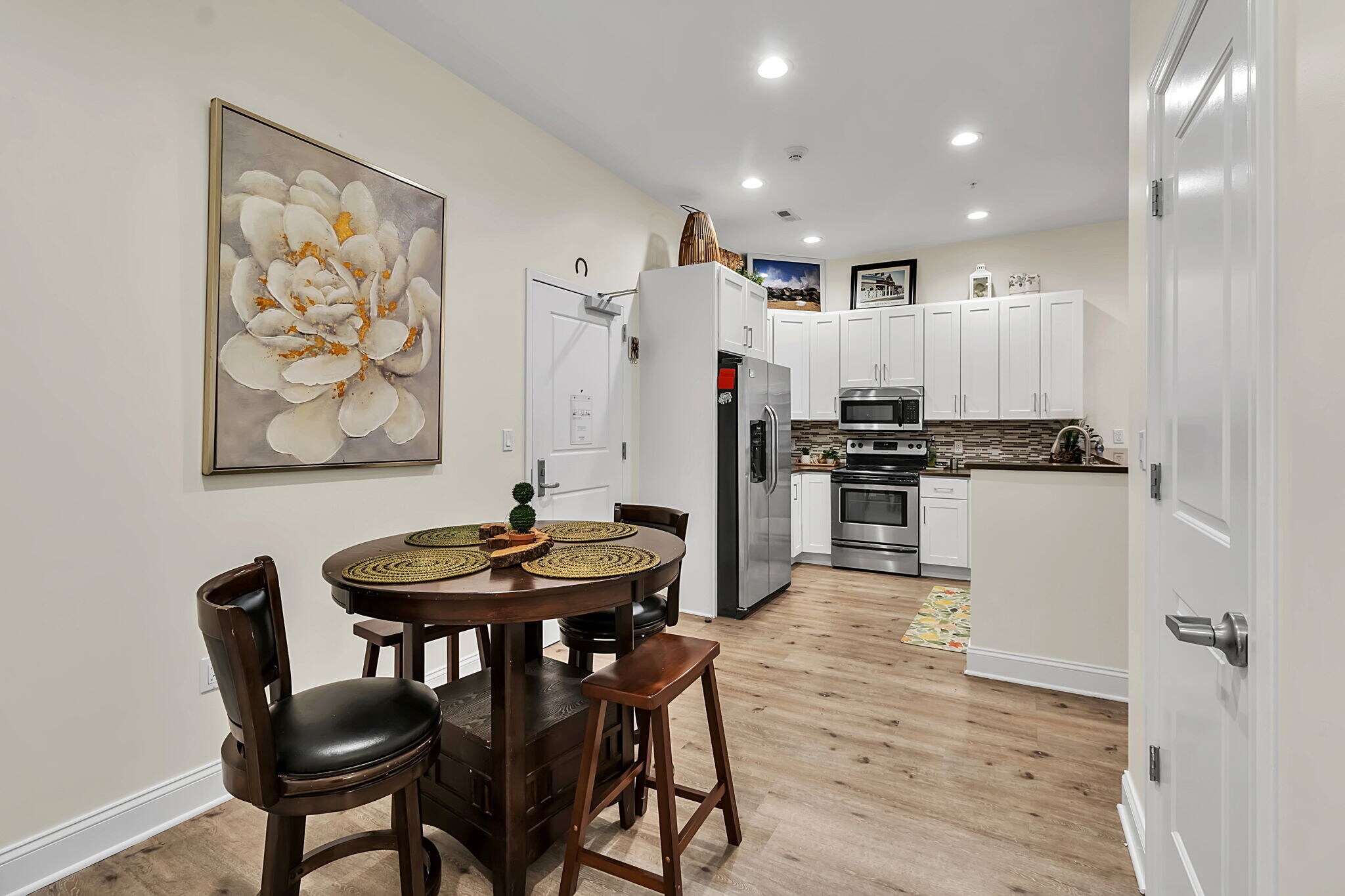 Building Photo - 251 Main St