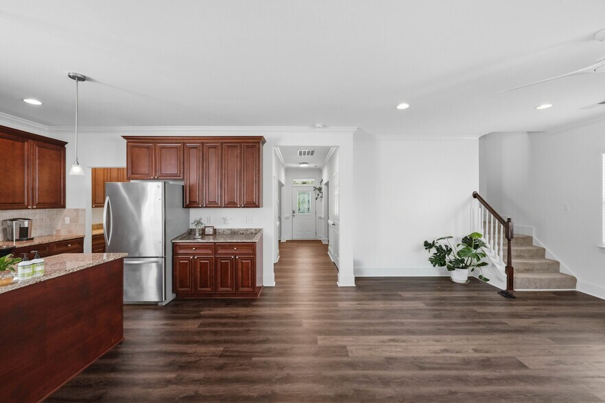 Building Photo - 20264 Harroway Dr