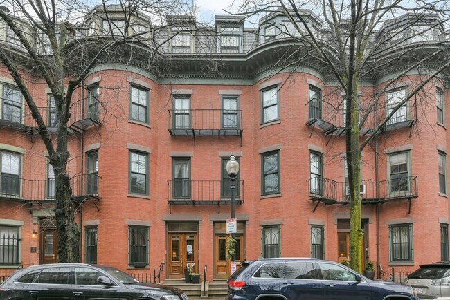 Building Photo - 106 Appleton St