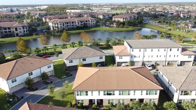 Building Photo - 10090 Sunnifa Aly