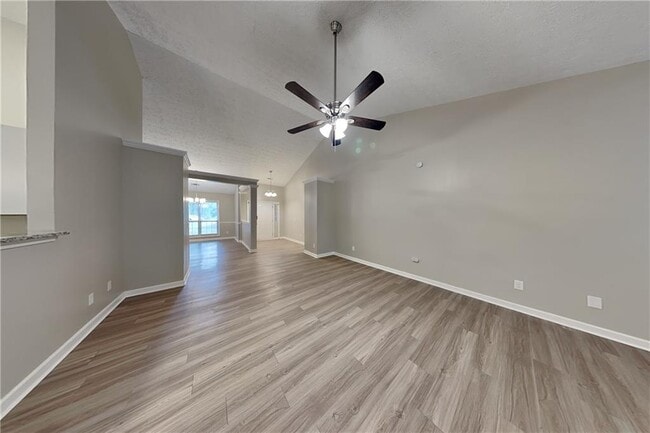 Building Photo - 131 Trellis Ct