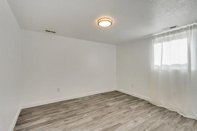 Building Photo - 235 N 800 E