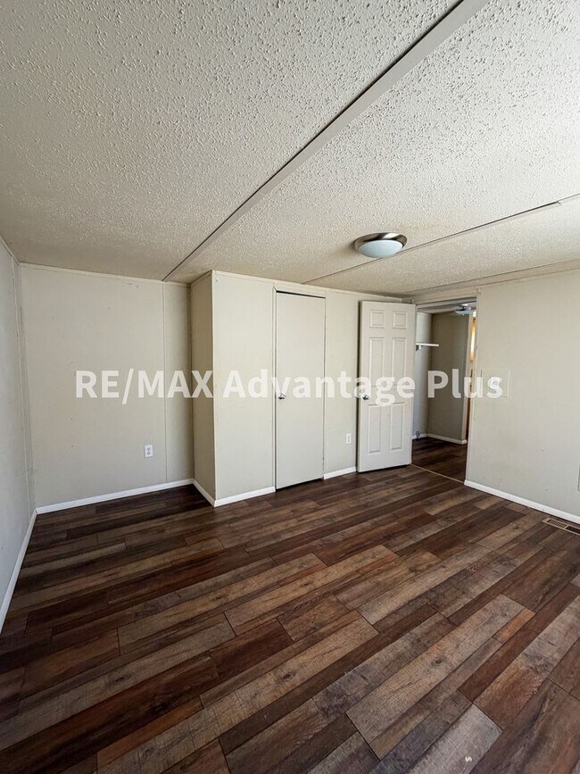 Building Photo - 3-Bedroom Home in a Private Setting