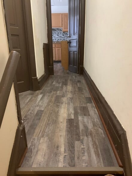 Shared hallway - 848 Weiser St