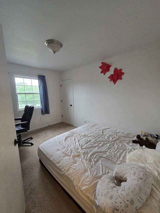 Building Photo - 603 Circle Dr