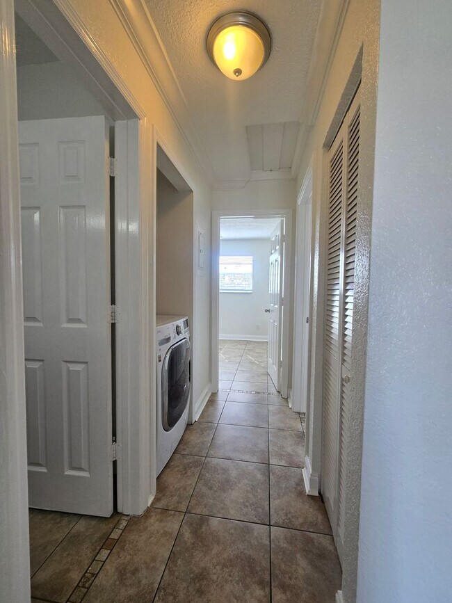 Building Photo - 432 Auburn Dr