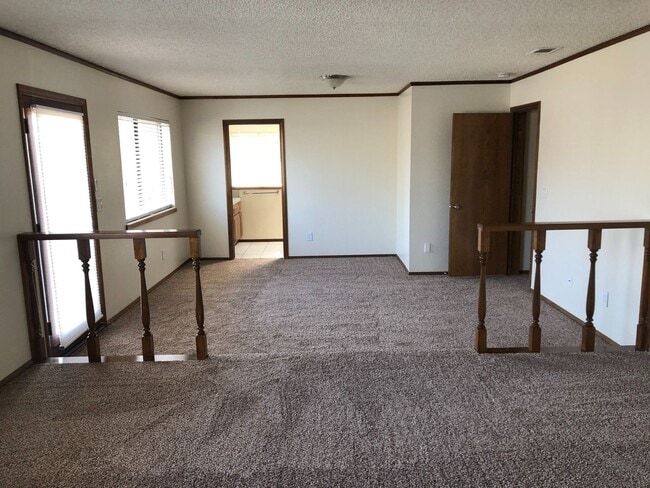 Building Photo - Spring Valley Lake Home