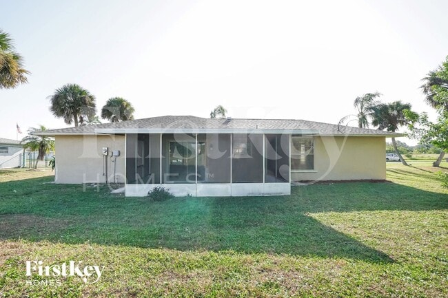 Building Photo - 1423 Caywood Cir S