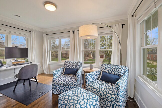 Building Photo - 4445 N Frederick Ave