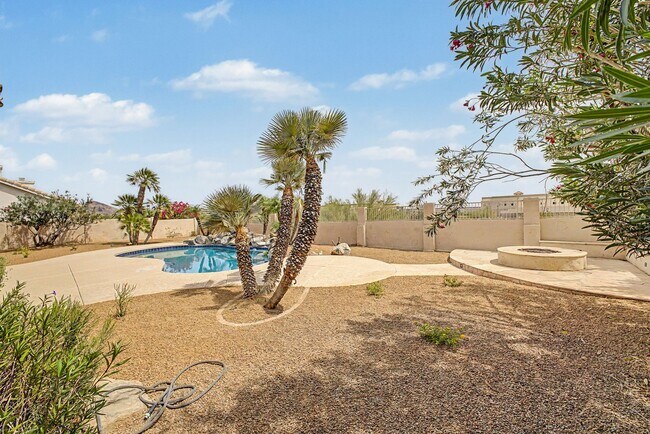 Building Photo - Beautiful Sonoran Heights 4 bed Home, 3 car garage, and Pool