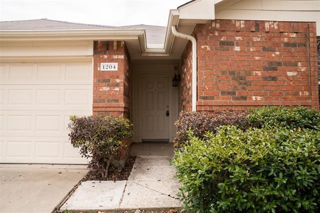 Building Photo - 1204 Sage Dr