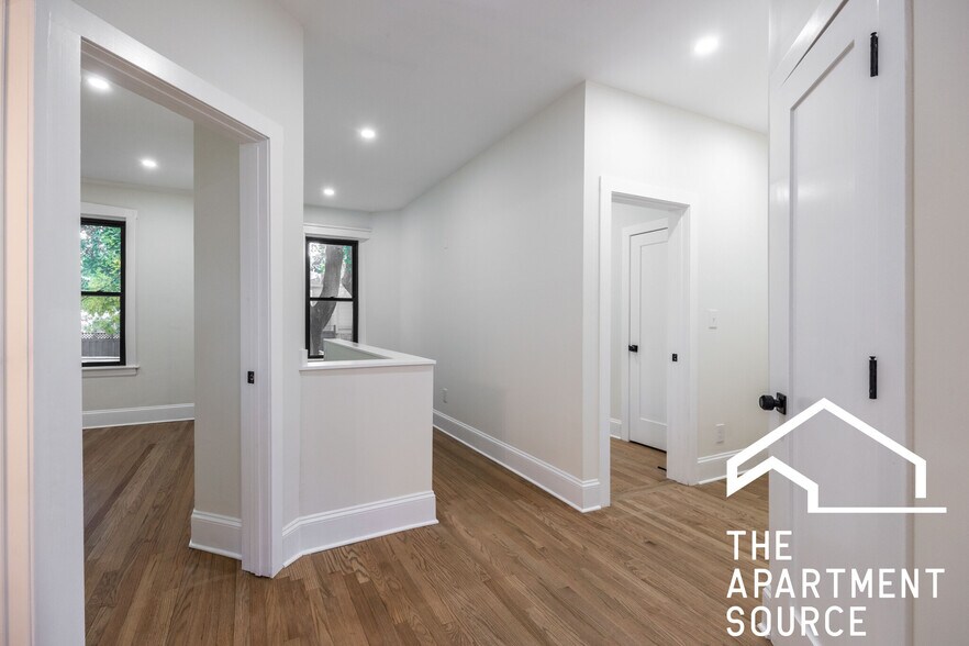 Building Photo - 4638 N Hamilton Ave