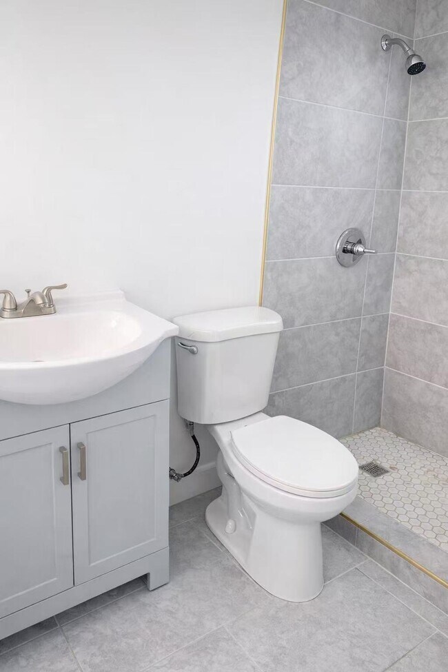 Building Photo - 5749 Buchanan St