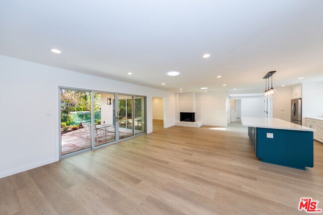 Building Photo - 13307 Westcove Dr