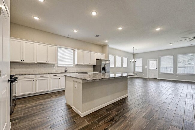 Building Photo - 25403 Kidwiler Dr