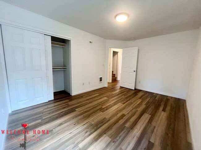 Building Photo - 4 bedroom home with air conditioning - Great location!!!  HUGE basement for your man cave or she ...