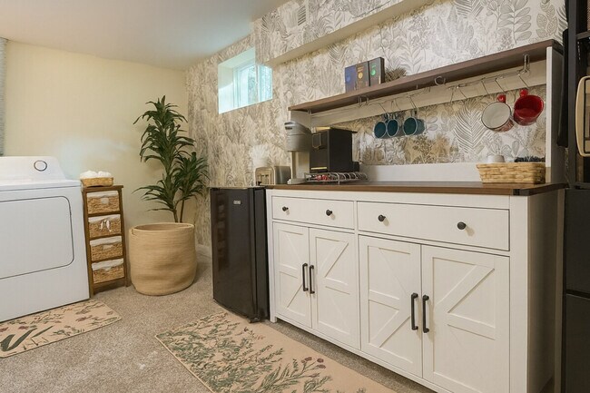 Building Photo - 510 S Barton St