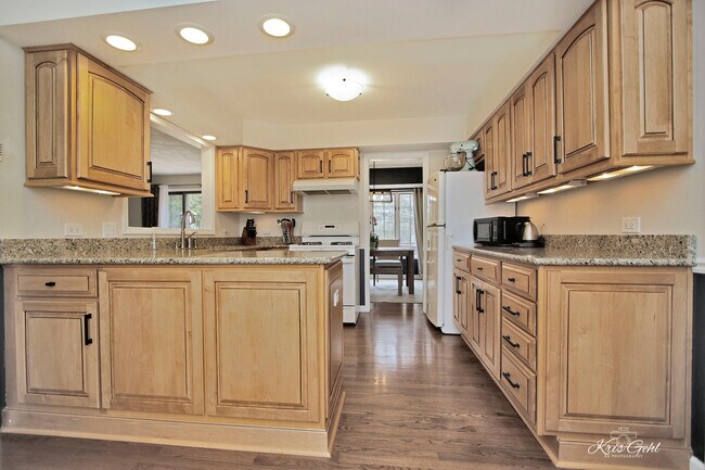 Building Photo - 14620 Country Ln Dr