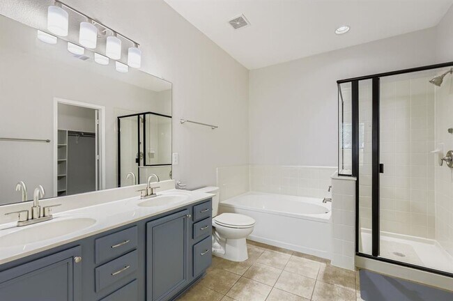 Building Photo - 1000 Sussex Way