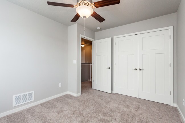 Building Photo - 2071 SW Cascade Falls Dr