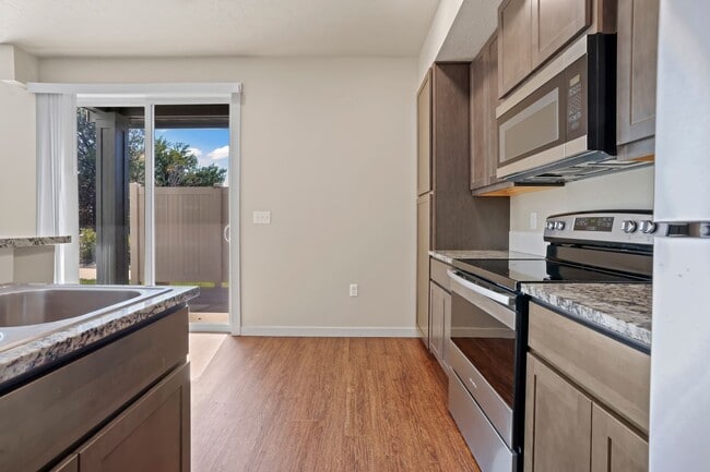 Building Photo - Beautiful Home in Garden City!
