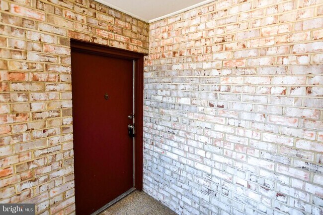 Building Photo - 3319 Huntley Sq Dr