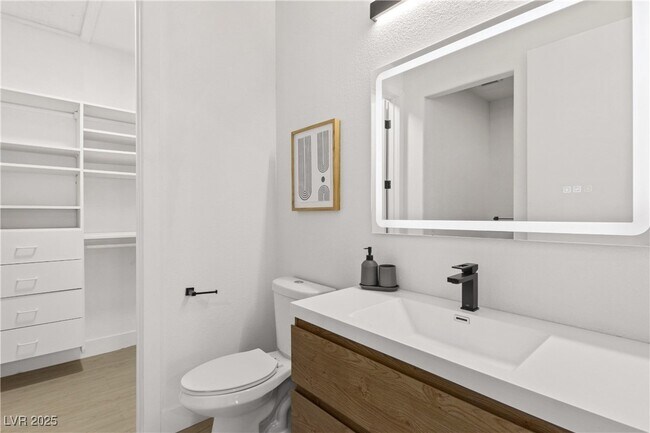 Building Photo - 7271 Loma Alta Cir