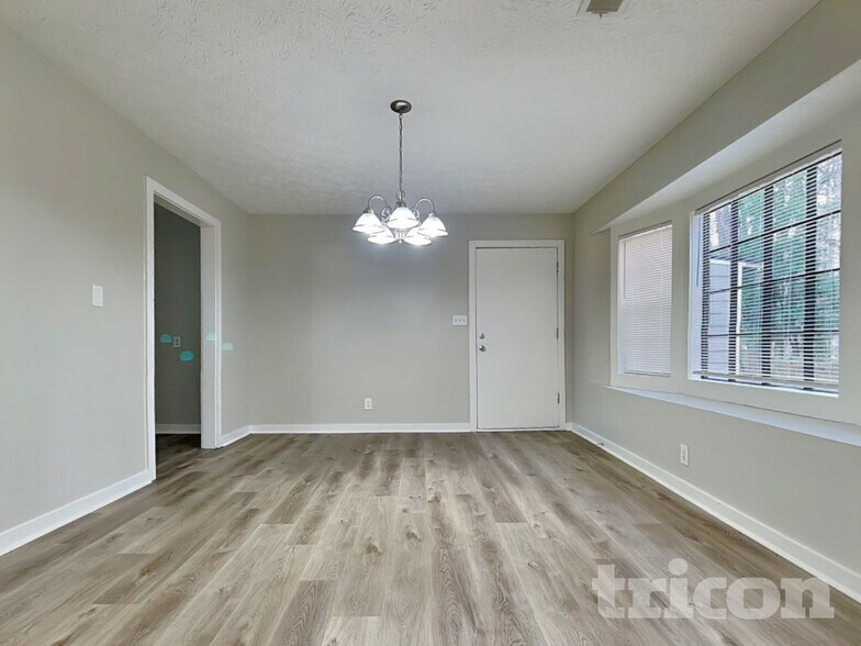 Building Photo - 285 Fireside Way