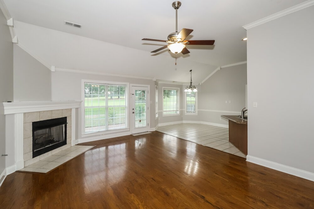 Building Photo - 7633 Meadow Ridge Ln