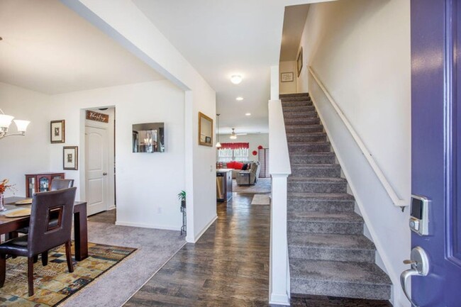 Building Photo - Beautiful Traditional Home with Downstairs...