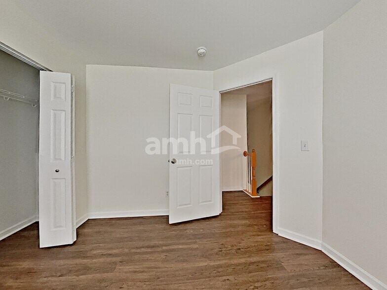 Building Photo - 3213 Peyton Ct