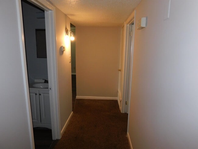 Building Photo - 5293 Cedar Bluff Dr