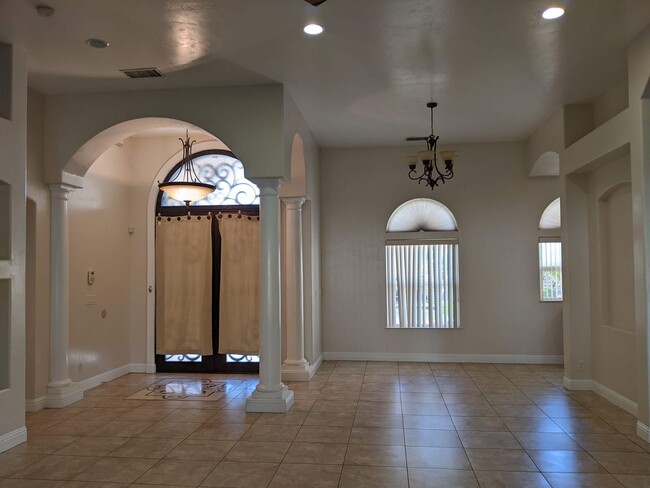 Building Photo - Large custom rural home offering wonderful...