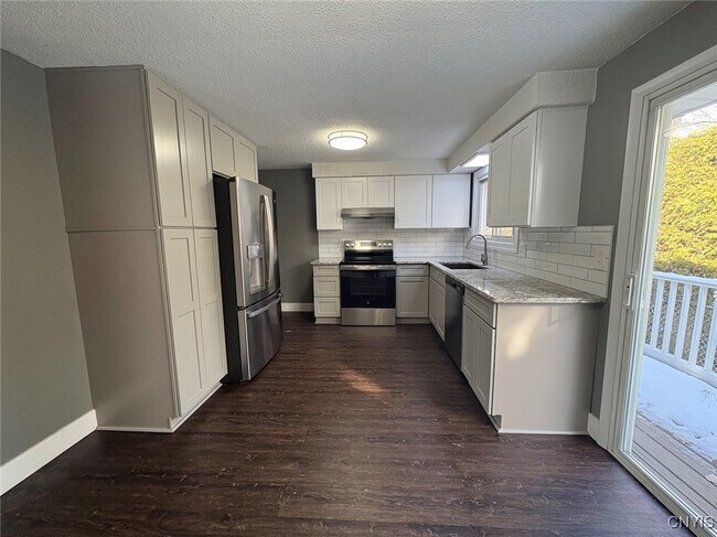 Building Photo - 519 Sunflower Dr