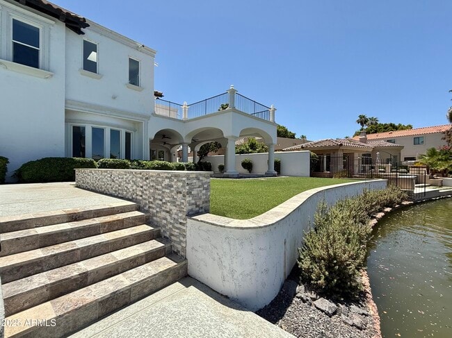 Building Photo - 1523 E Treasure Cove Dr