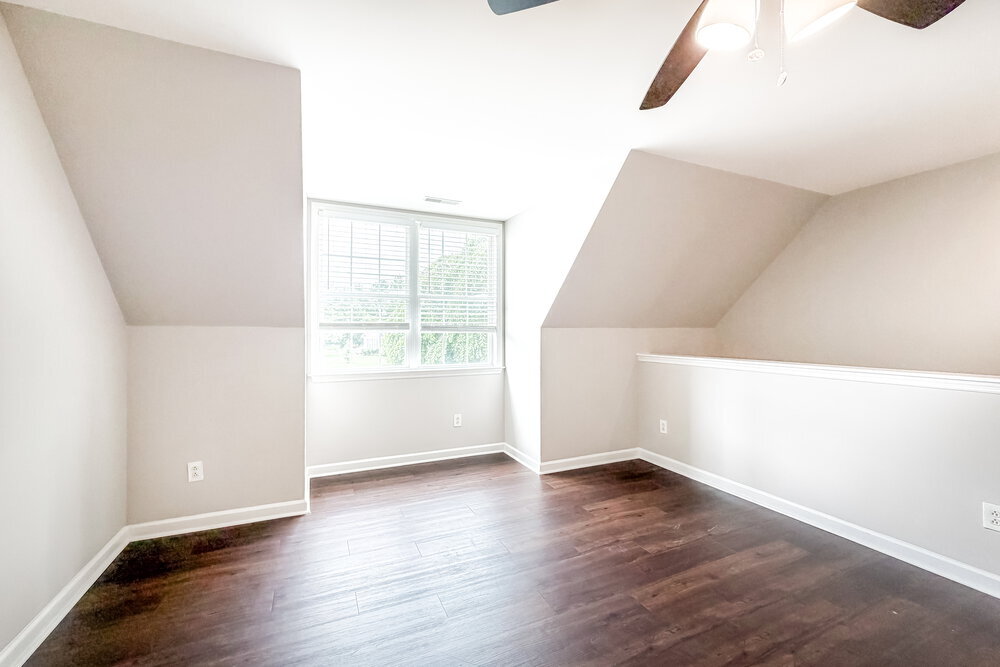 Building Photo - 2853 Sutherland Dr