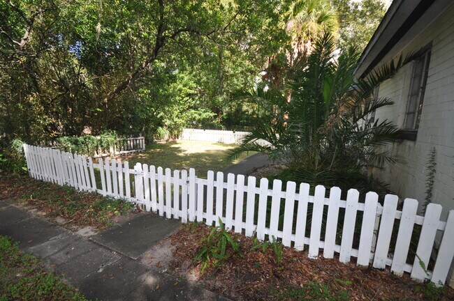 Building Photo - 760 Osceola Ave