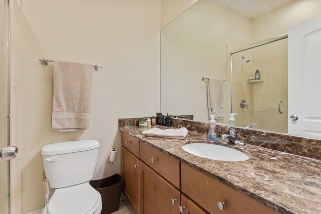 Building Photo - 1039 W Newport Ave