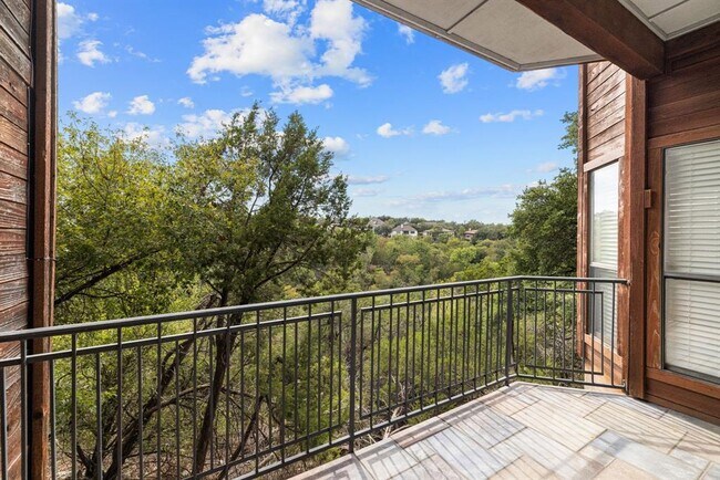 Building Photo - 4711 Spicewood Springs Rd