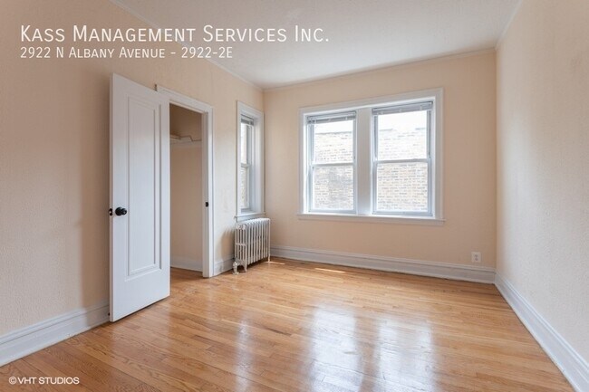 Building Photo - 2922 N Albany Ave